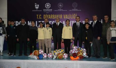 Diyarbakır’a spor malzemesi desteği