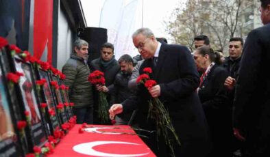 Diyarbakır’da dershane önündeki terör saldırısında hayatını kaybedenler anıldı