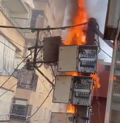 Bağlar’da elektrik panosu alevlere teslim oldu