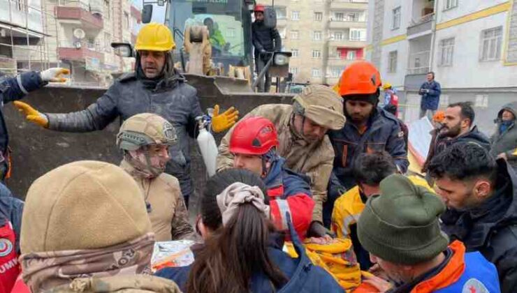 Diyarbakır’daki depremde 56 saat sonra kurtulan annenin acı hikayesi
