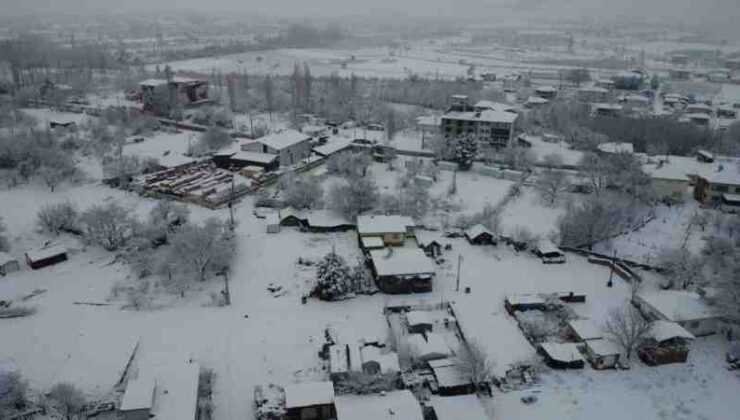 Doğanşehir beyaz örtüye büründü