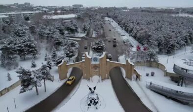 Erzurum’da karla kaplı büyüleyici manzara dronla görüntülendi