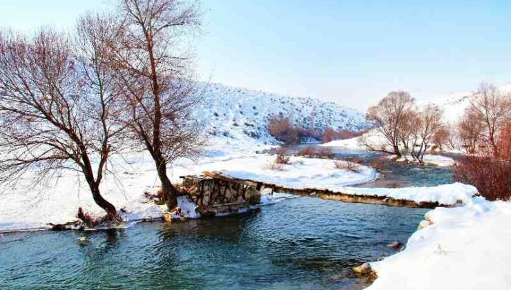 Hurman Çayı’nda karlı şölen