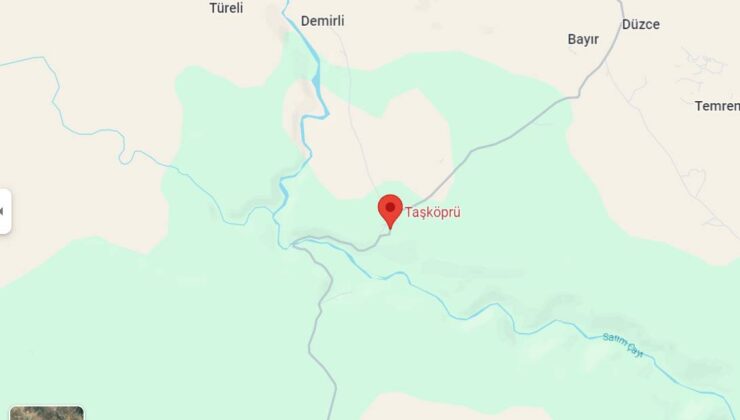 Tarihi Taşköprü’ye kaya parçaları düştü