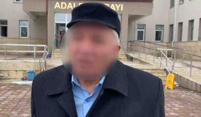 Kuran-ı Kerim’e ayağıyla basan kişiye ev hapsi cezası