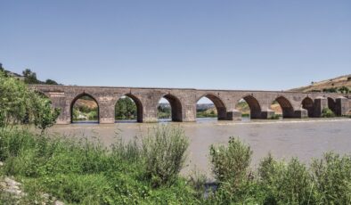 Mezopotamya’nın Can Kaynağı: Dicle Nehri ve On Gözlü Köprü
