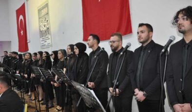 Muş öğretmenler korosu Türk halk müziği rüzgarı estirdi