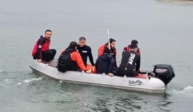 Nehirde 3 gün süren umut arayışı