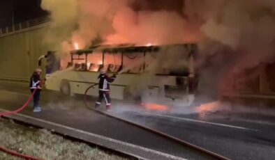 Seyir halindeki servis otobüsünde alevler yükseldi