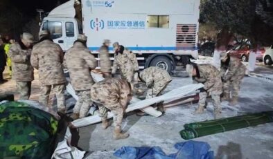 Sincan’da 7.1’lik deprem: 3 ölü