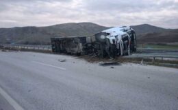 Tanker kazası yol kapattı