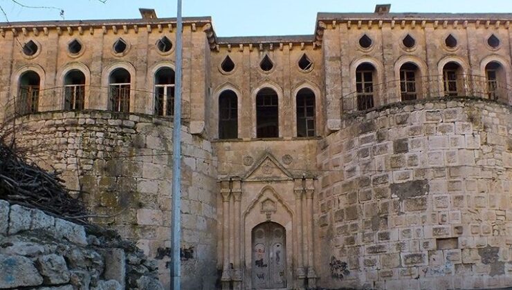 Tarih Kokan Taşların Ardında Gizemli Geçmiş: Silvan Kalesi