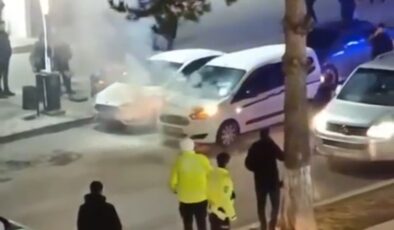 Tatvan’da araç alev aldı