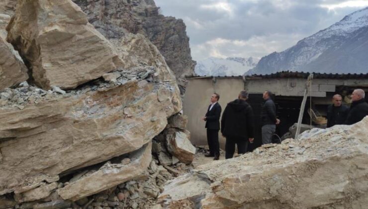 Uludere’de evlerine kaya düşen aileye yardım sağlandı