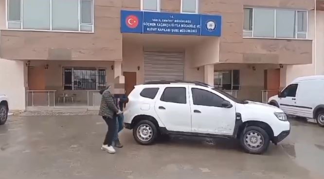Van’da göçmen operasyonu