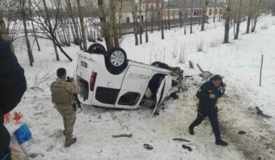 Van’da kamyonet çarpışması: 7 yaralı