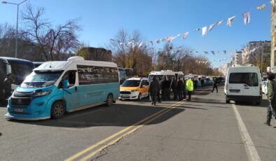 Diyarbakır’da Minibüsçüler protesto gerçekleştirdi