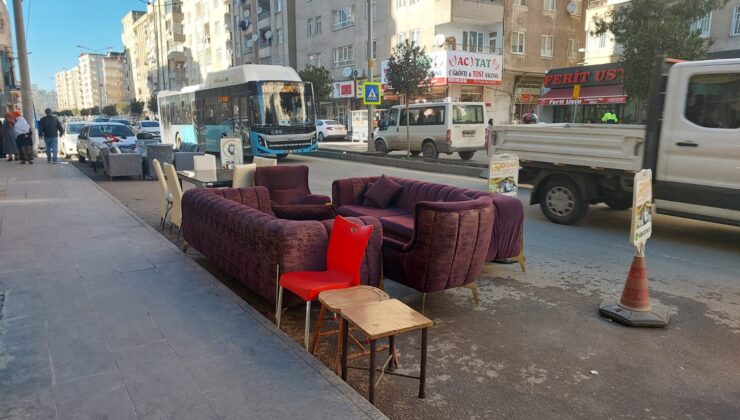 Kaldırımlardan sonra caddelerde işgal edildi
