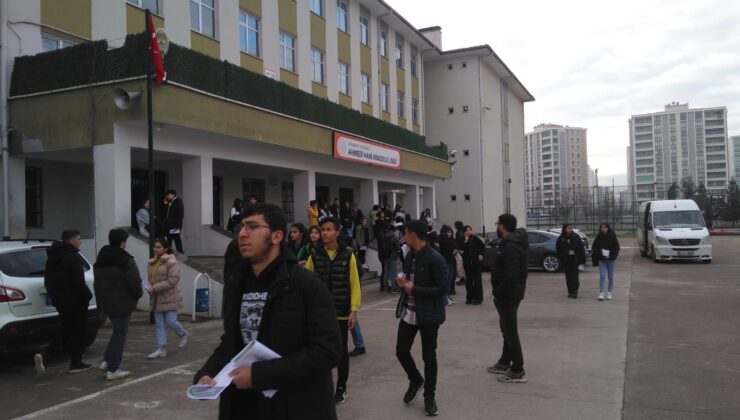Diyarbakır’da karne heyecanı yaşandı