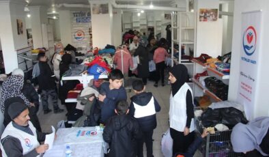 Yetimler Vakfı, çocuklara kışlık giyim yardımı