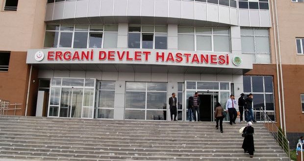 Ergani Devlet Hastanesi’nde yaprak dökümü devam ediyor