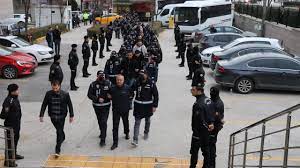 Interpol’ün aradığı 42 kişi Türkiye’de yakalandı
