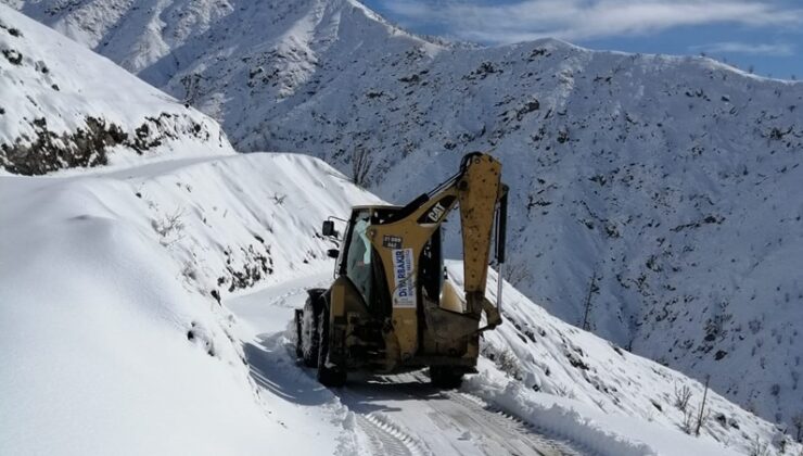 Kulp ilçesinde  58 kırsal mahallenin yolu kardan temizlendi