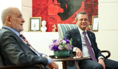 Özgür Özel, Karamollaoğlu ile bir araya geldi