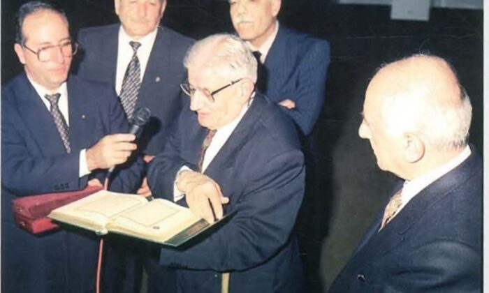 Üniversitede Çalışırken Fahri Edebiyat Doktoru Unvanını Alan İlk ve Tek İnsan