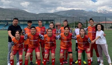 Silvan Kadın futbol takımı 3 puanla döndü