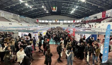 Dicle Üniversitesi, “Yetenek Her Yerde” Kariyer Fuarı başladı