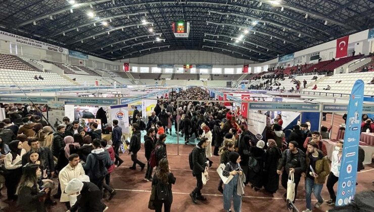 Dicle Üniversitesi, “Yetenek Her Yerde” Kariyer Fuarı başladı