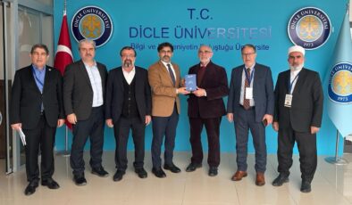 Akademisyenlerden Rektör Karakoç’a ziyaret