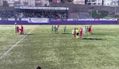 Futbol maçında gergin anlar