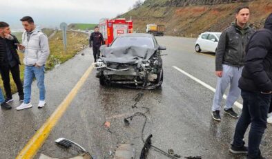 Beşiri’nde kaygan yol kazası: 7 yaralı