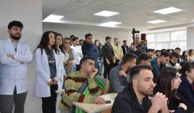 Dü’de Prof. Dr. Demet için anma töreni