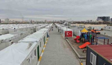 Deprem yıldönümünde Diyarbakır’da hüzün ve umut