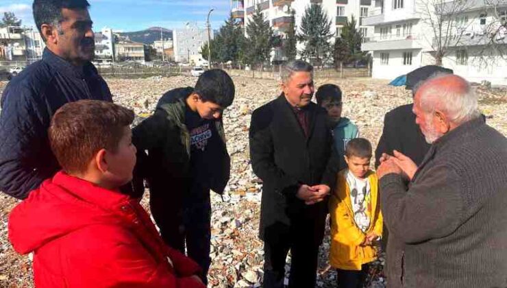 Depremde aile fertlerini kaybeden milletvekili o geceyi anlattı