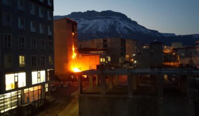 Derecik’te kazan dairesinde yangın