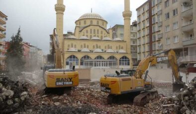 Diyarbakır’ın yarım asırlık kütüphane yıkıldı