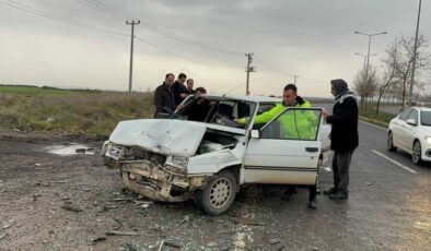 Diyarbakır’da İki aracın çarpışması sonucu 4 kişi yaralandı