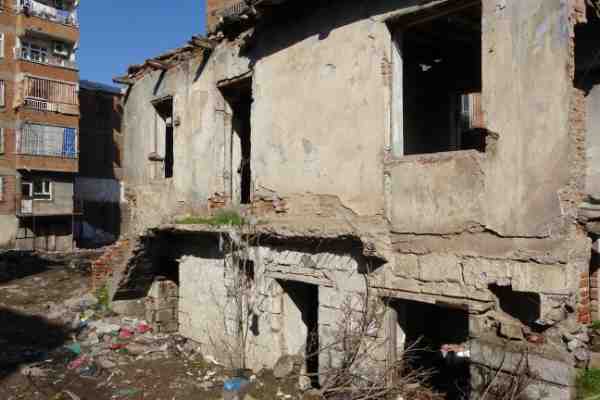 Diyarbakır’da Metruk eve terk edilen bebeği bulan şahıs konuştu