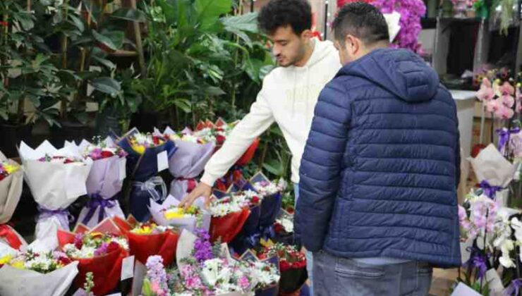 Diyarbakır’da sevgililer gününde yapay çiçek tercihi