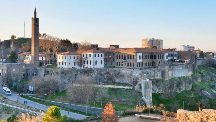 Diyarbakır’ın Tarihi İçkale’si: Geçmişten Günümüze Bir Anıt