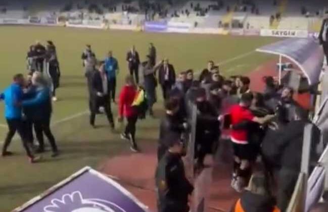 Diyarbekirspor’a Afyonda çirkin saldırı