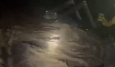 Elazığ’da dereler taştı, yollar zarar gördü