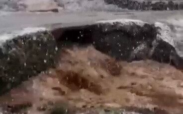 Elazığ’da sel yolları yuttu