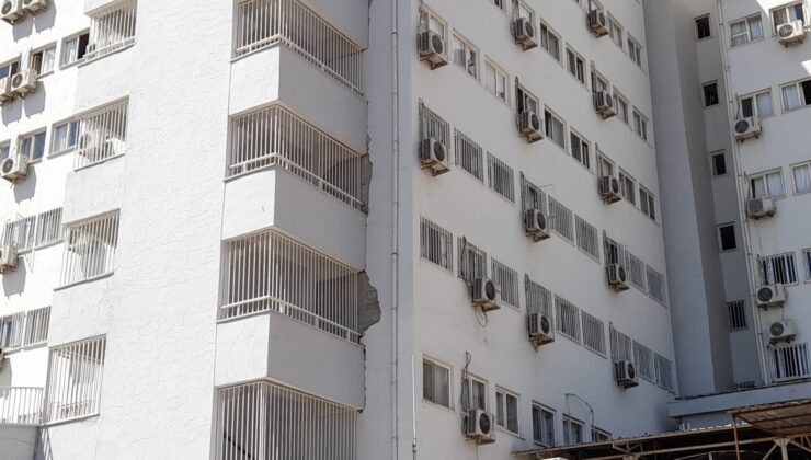Korkutan hastane merdivenlerinde yıkım başladı