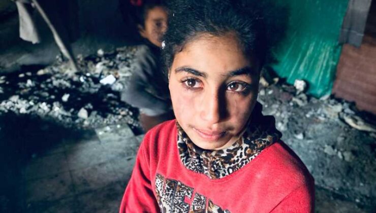 Gazze’de yaşam enkaz altında sürüyor