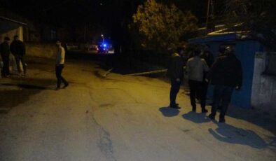 Arkadaşlar arasında kız kavgası: 1 yaralı
